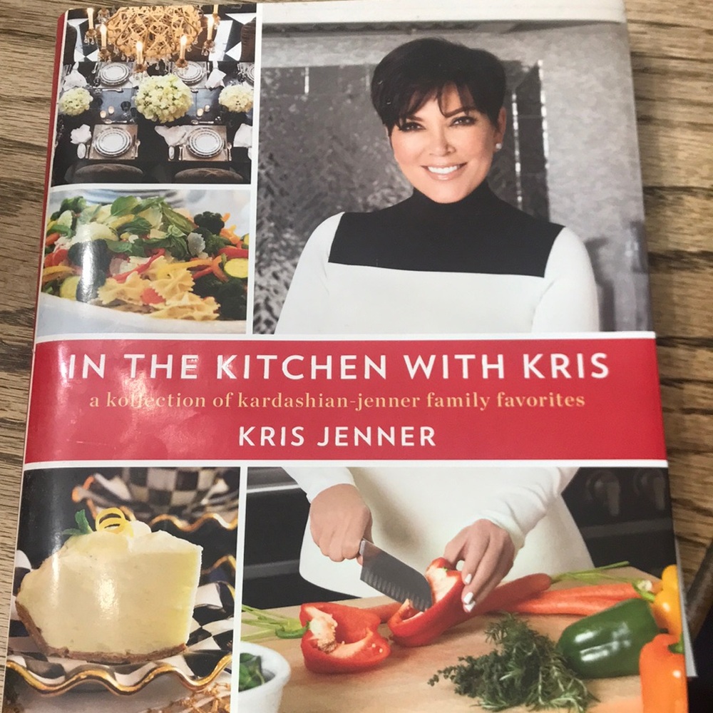 🌸NEW🌸 In The Kitchen With Kris Jenner Kardashian Cookbook